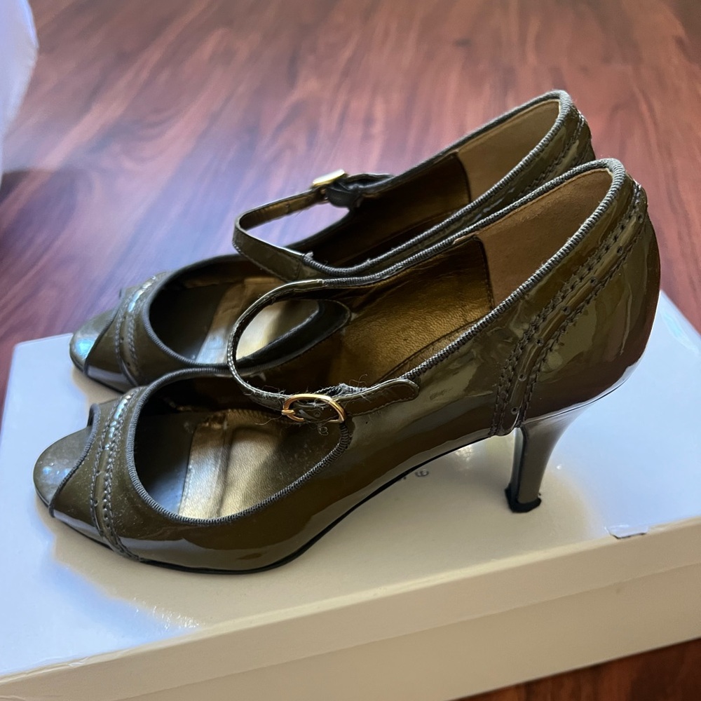 Elegant Olive Green Peep-Toe Heels